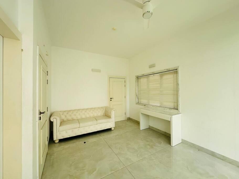 White House Sky View Theatre Villa In Gachibowli Ngoại thất bức ảnh