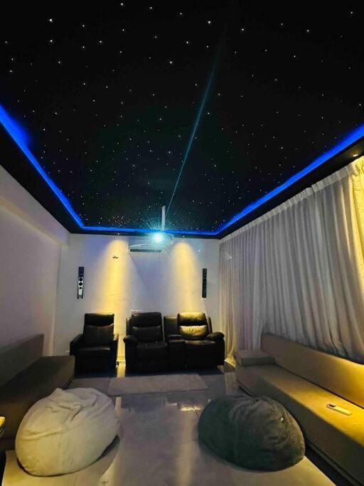 White House Sky View Theatre Villa In Gachibowli Ngoại thất bức ảnh