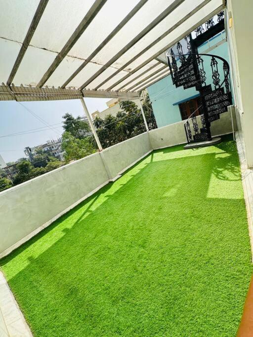 White House Sky View Theatre Villa In Gachibowli Ngoại thất bức ảnh